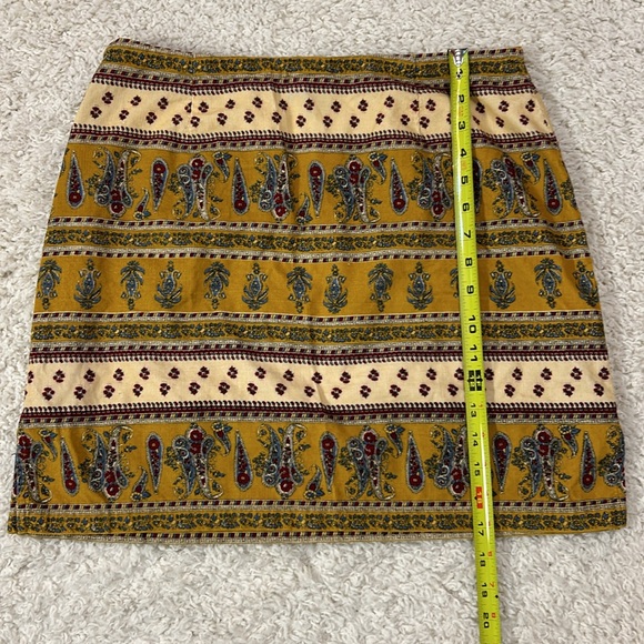 BOSTON PROPER 10 lightweight corduroy paisley mini skirt, yellows/blues/reds EUC - Picture 6 of 6